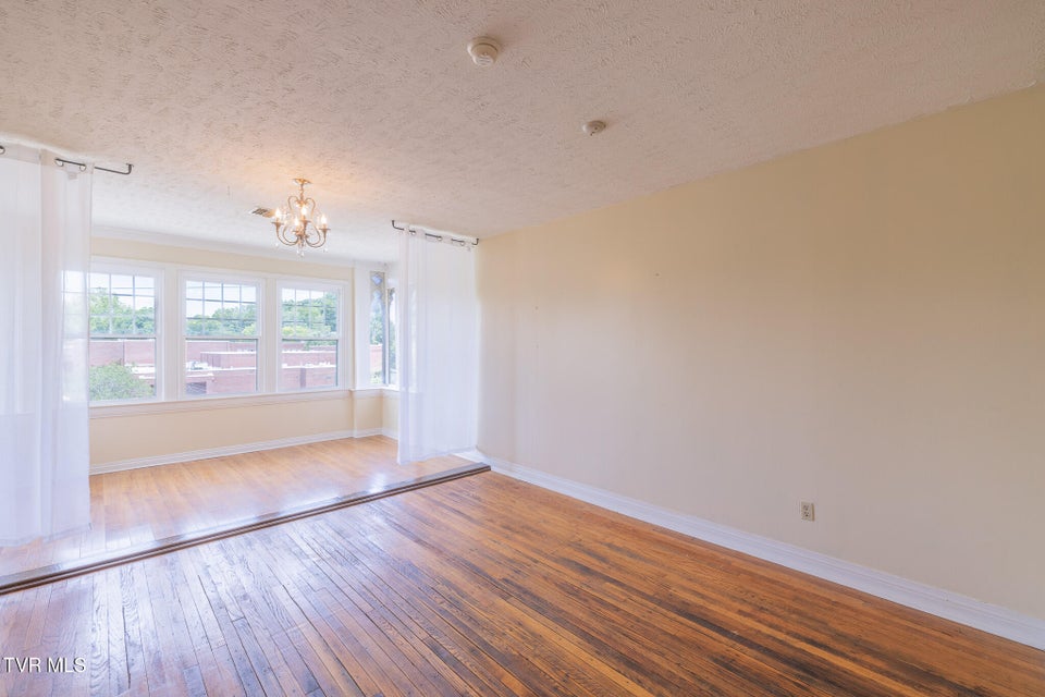 Photo #3: 701 Locust Street