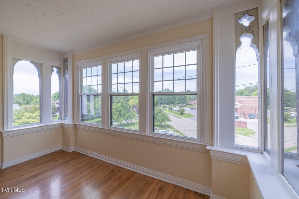 Photo #4: 701 Locust Street
