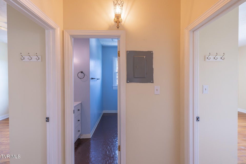 Photo #11: 701 Locust Street