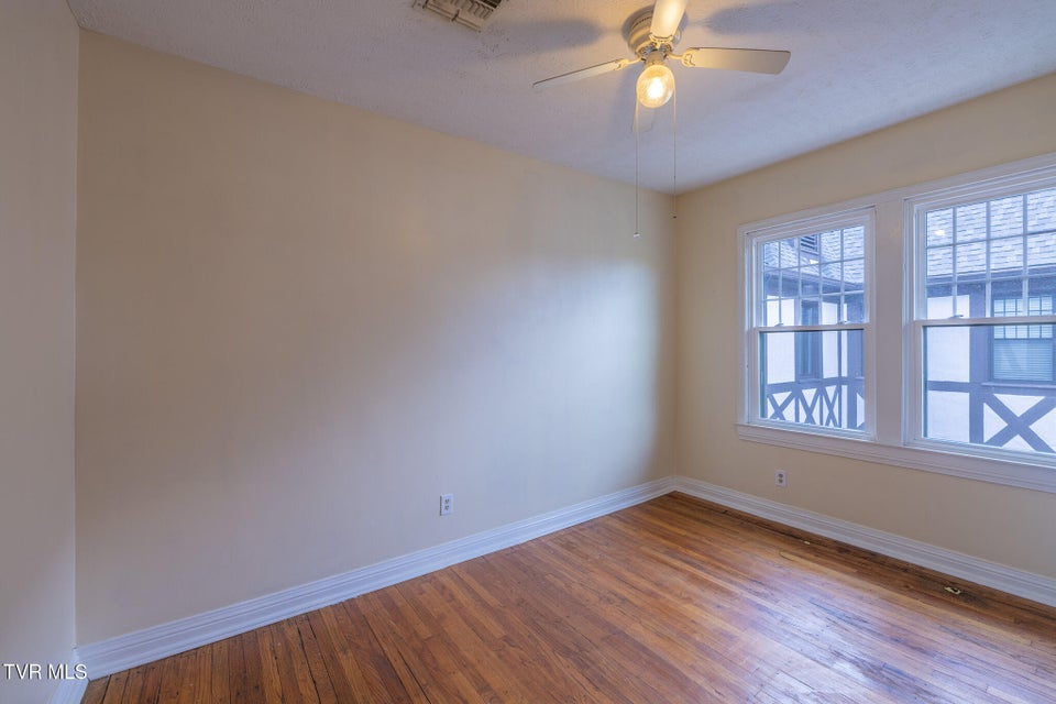 Photo #12: 701 Locust Street