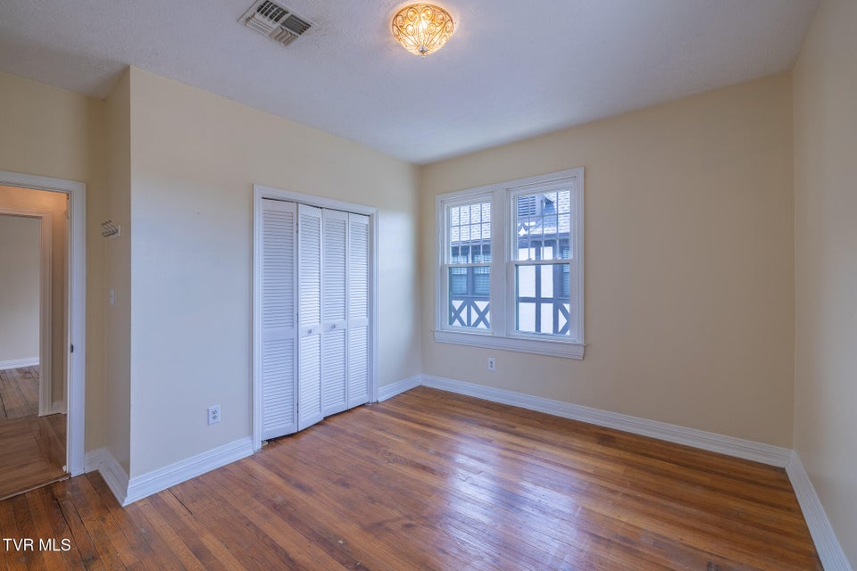 Photo #17: 701 Locust Street