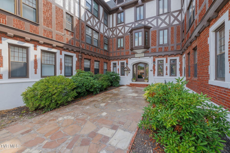 Photo #23: 701 Locust Street