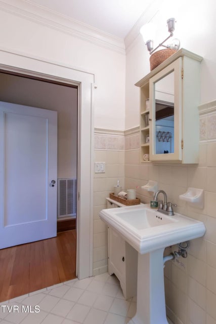 Photo #84: 940 Park St Street