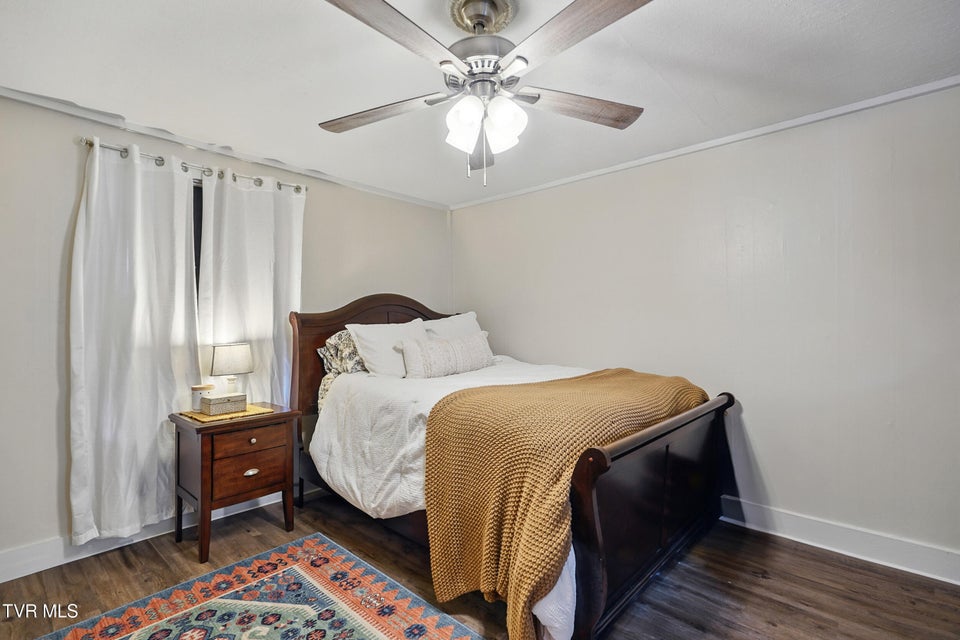 Photo #8: 325 Kaywood Avenue