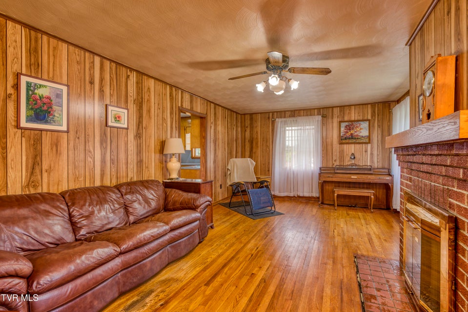 Photo #4: 825 Cumberland Street