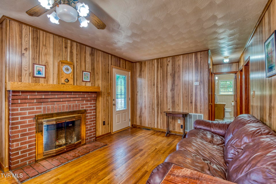 Photo #5: 825 Cumberland Street