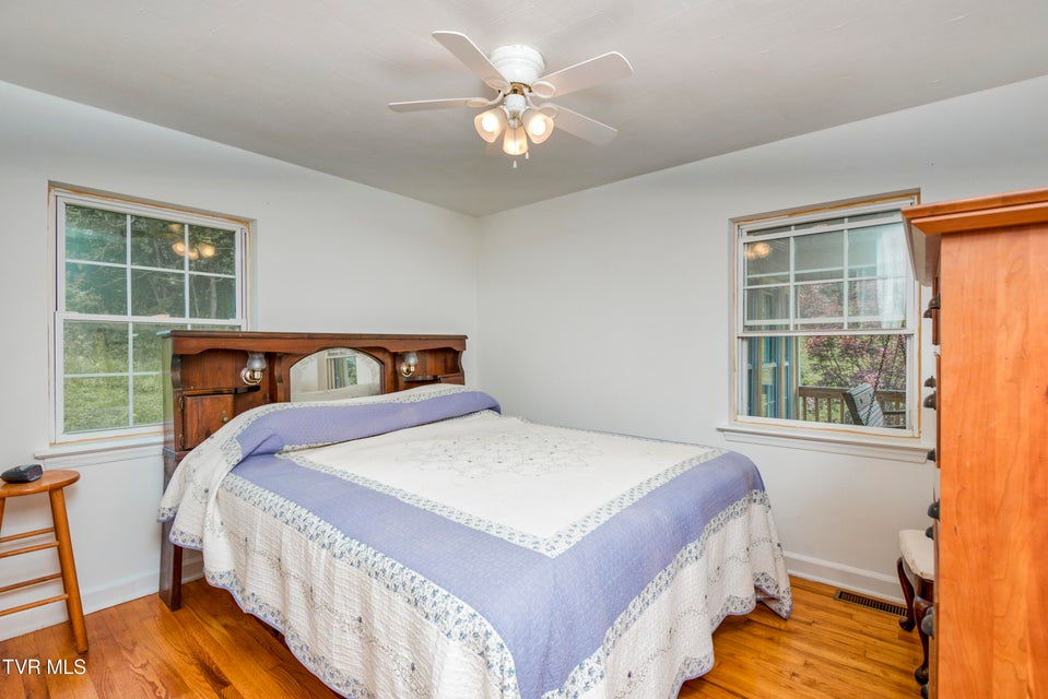 Photo #8: 825 Cumberland Street