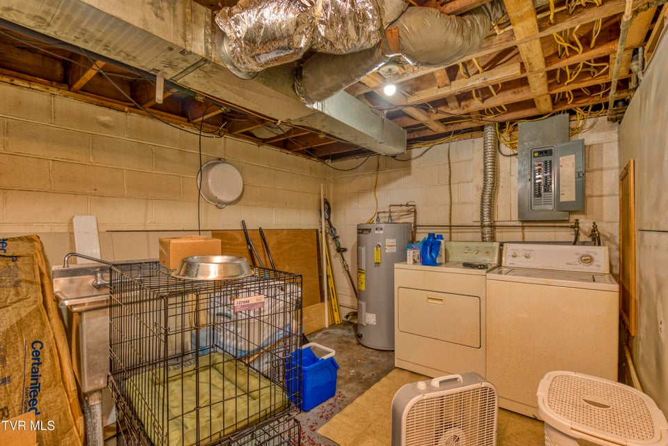 Photo #16: 825 Cumberland Street