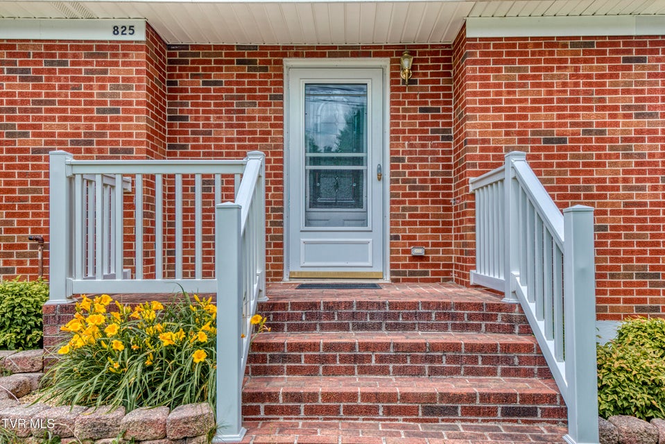 Photo #35: 825 Cumberland Street