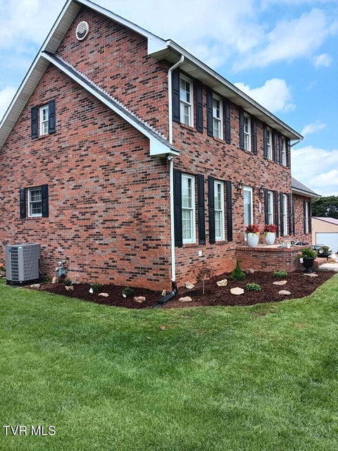Photo #3: 735 Redwood Drive
