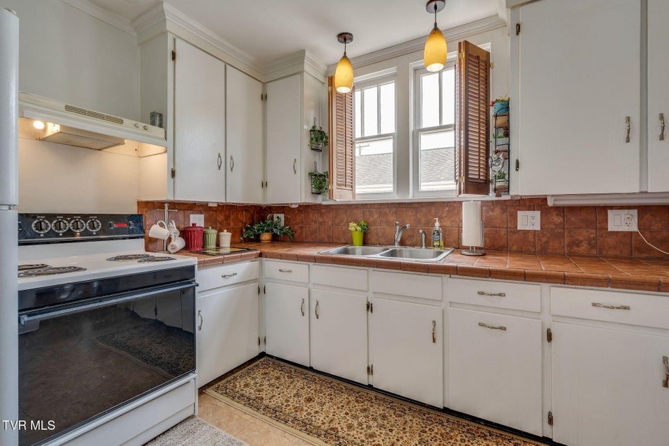 Photo #8: 1634 Highland Street