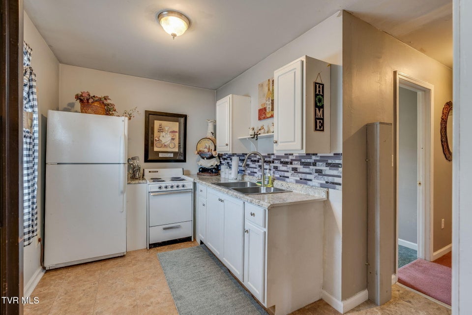 Photo #10: 1634 Highland Street
