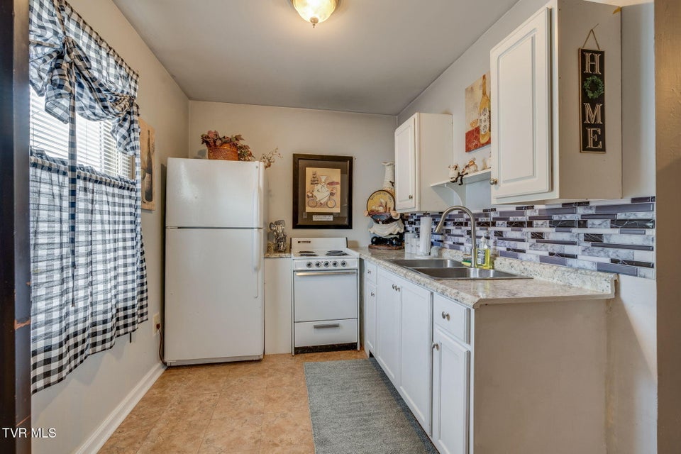 Photo #11: 1634 Highland Street