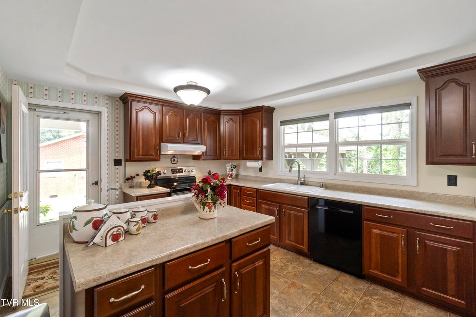 Photo #8: 126 Poplar Hill Drive