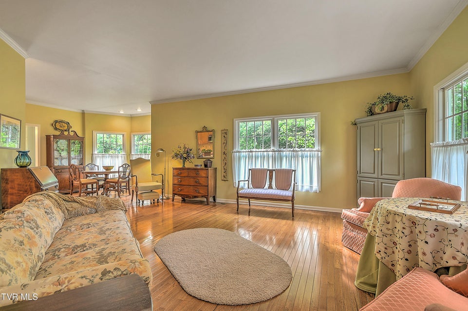 Photo #10: 4619 Merrywood Avenue