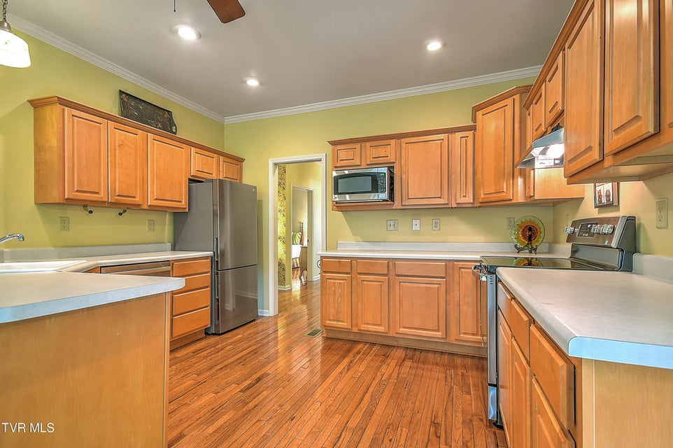 Photo #18: 4619 Merrywood Avenue