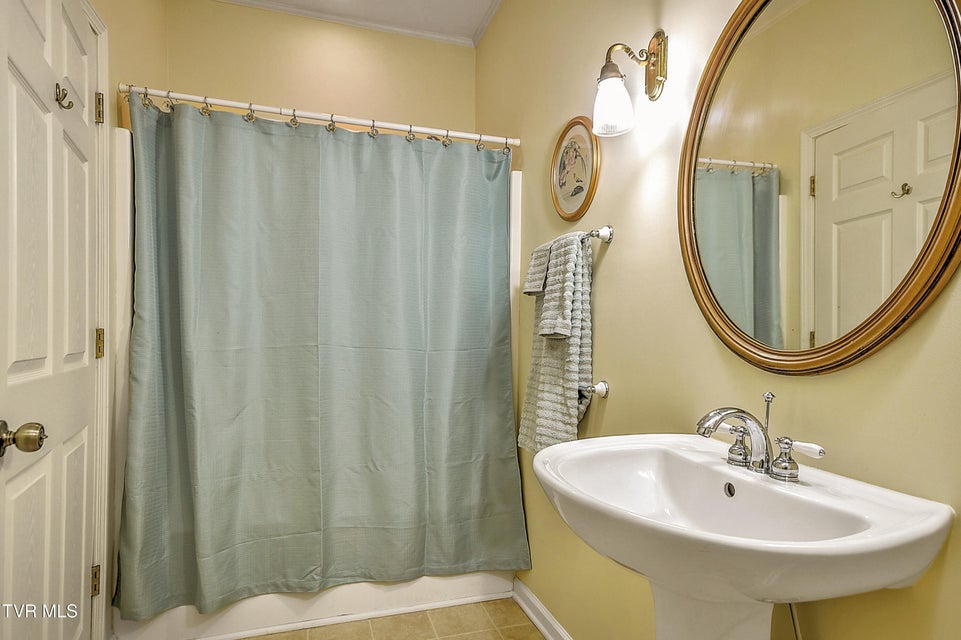 Photo #25: 4619 Merrywood Avenue