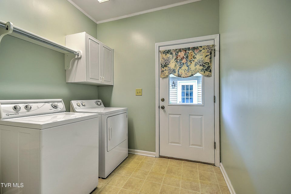 Photo #28: 4619 Merrywood Avenue