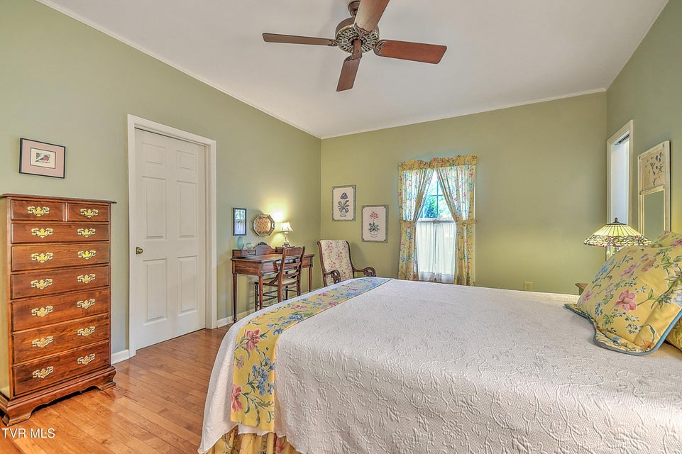 Photo #31: 4619 Merrywood Avenue