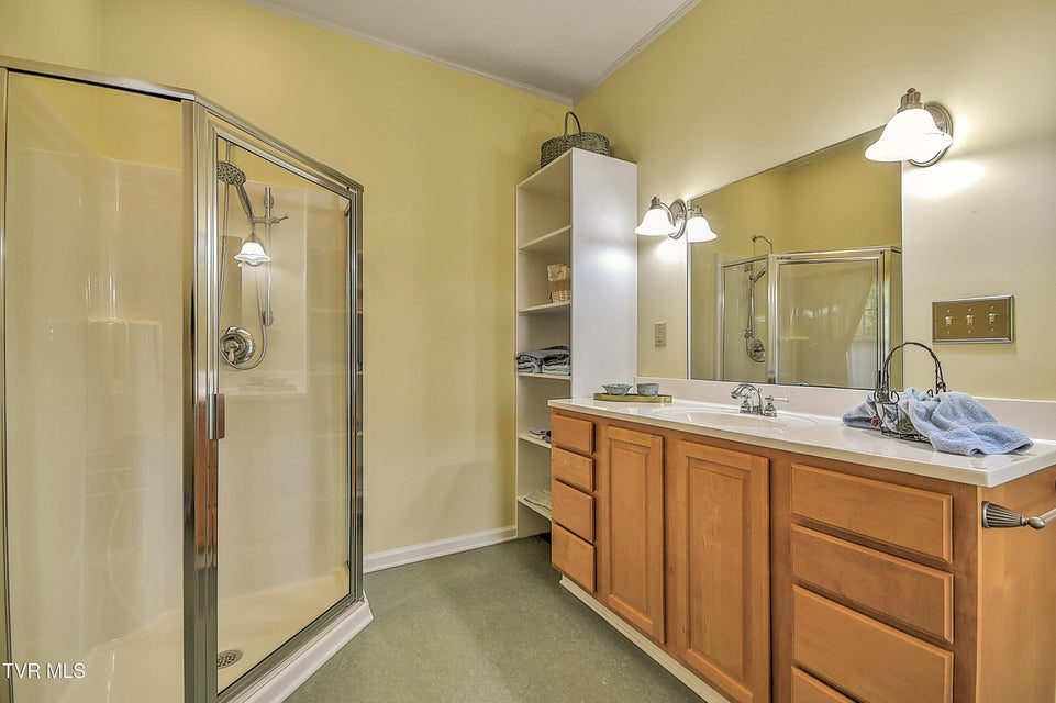 Photo #34: 4619 Merrywood Avenue