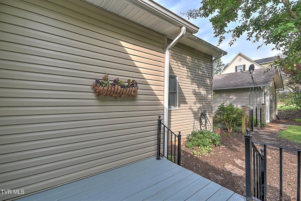 Photo #41: 4619 Merrywood Avenue