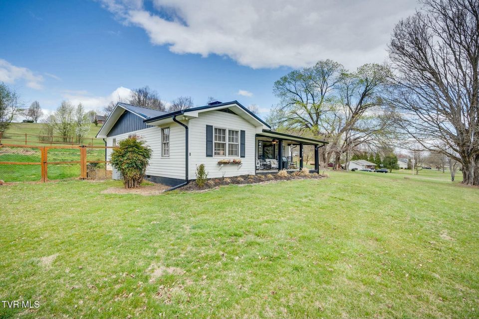 Photo #3: 987 Hairetown Road
