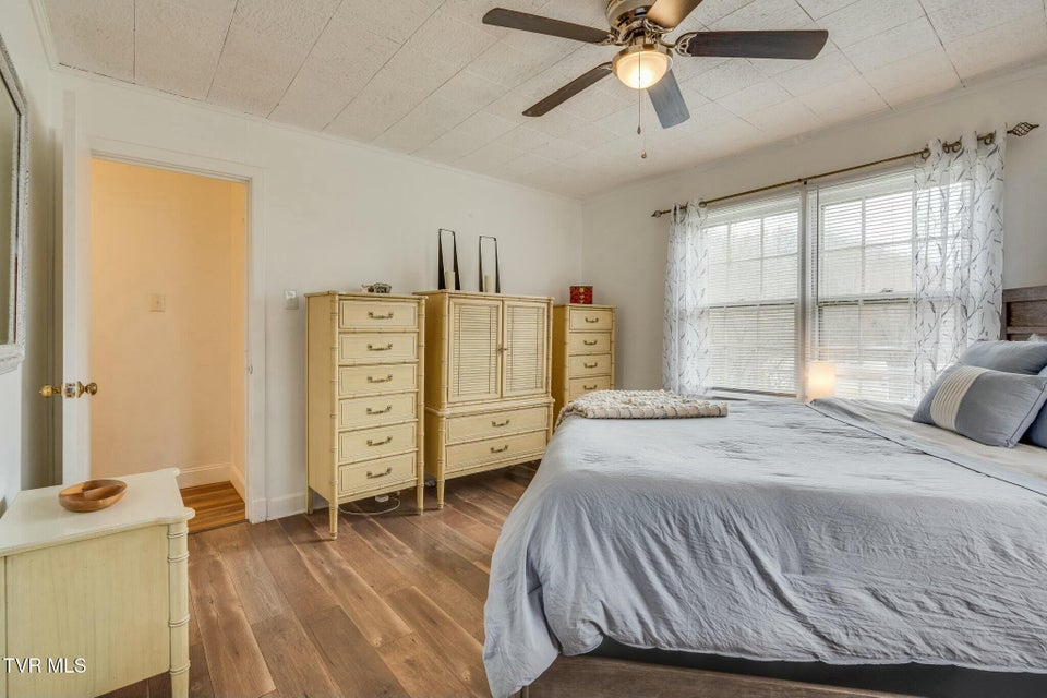 Photo #19: 987 Hairetown Road