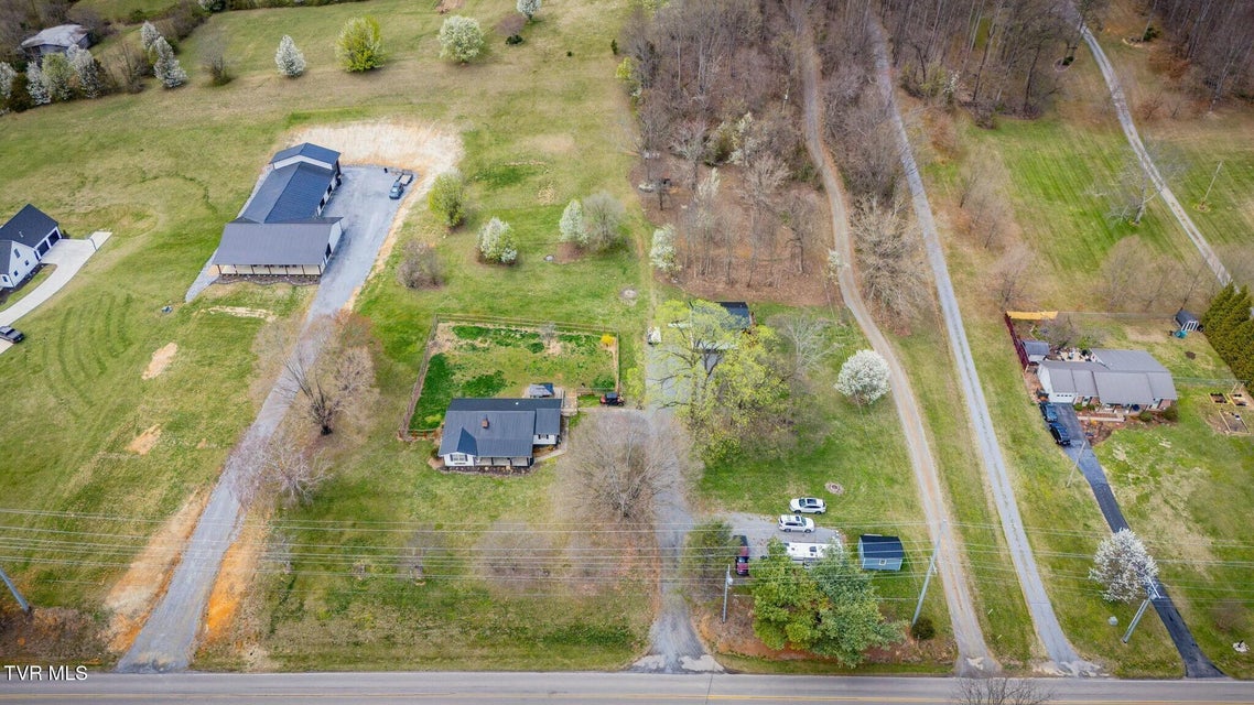Photo #35: 987 Hairetown Road