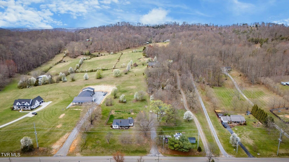 Photo #36: 987 Hairetown Road