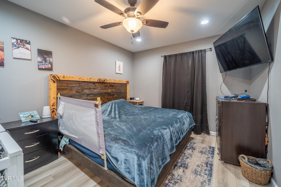 Photo #10: 112 Marion Street