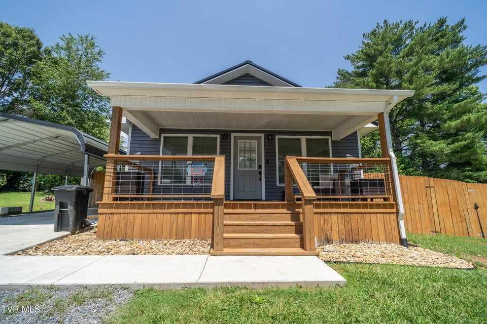 Photo #17: 112 Marion Street