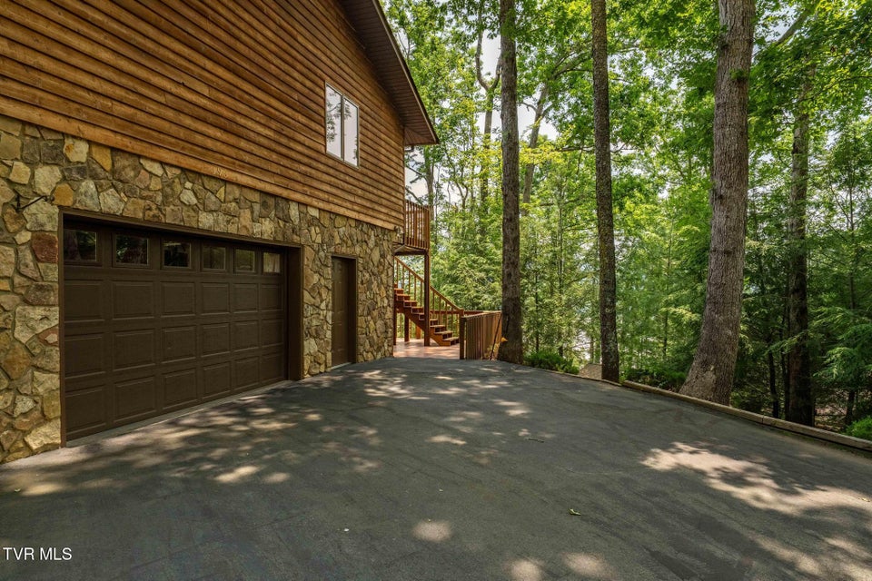 Photo #10: 196 Hiddenwood Drive