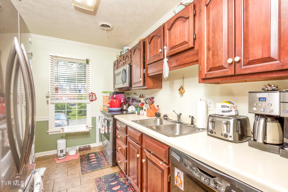 Photo #11: 817 Wayne Ave Avenue
