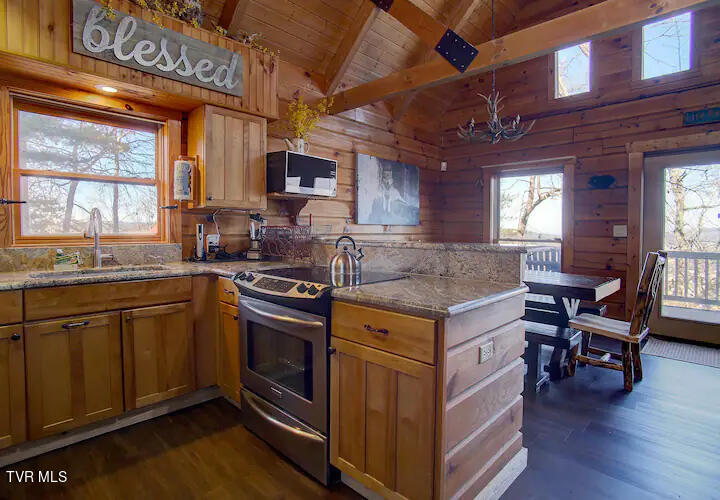 Photo #8: 3831 Glenview Way