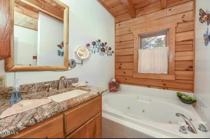 Photo #20: 3831 Glenview Way
