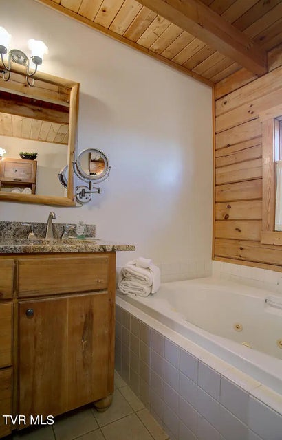 Photo #24: 3831 Glenview Way