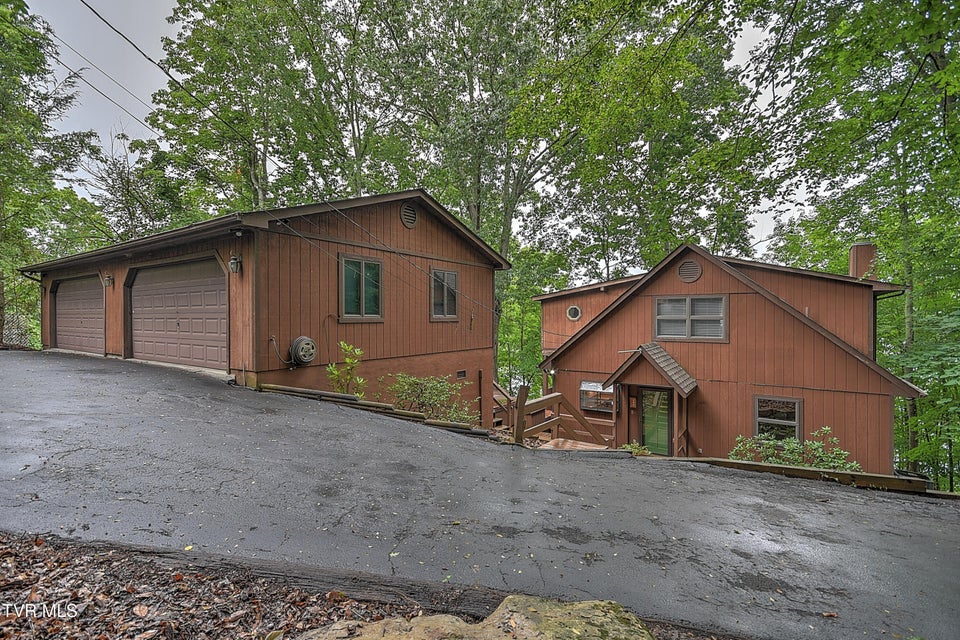 Photo #4: 490 Hideaway Farm Road