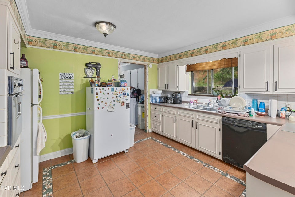 Photo #8: 720 Holly Ave