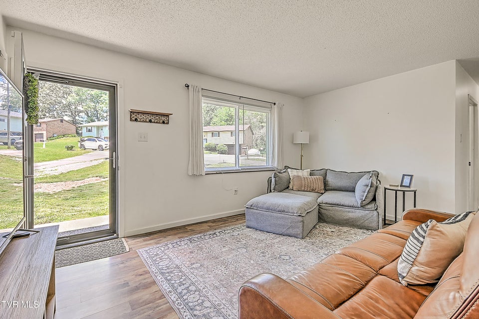 Photo #6: 941 Ragle Street