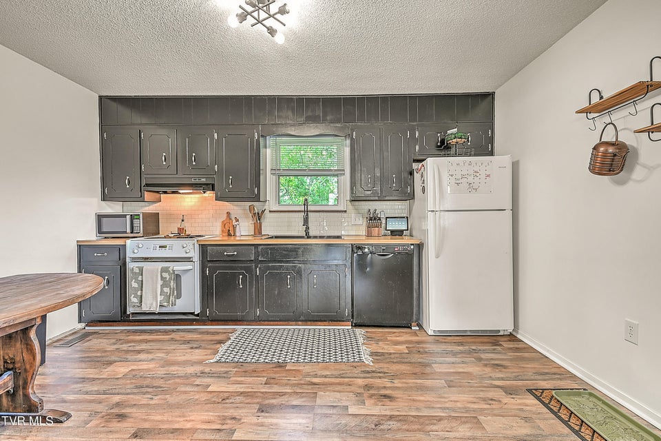 Photo #7: 941 Ragle Street