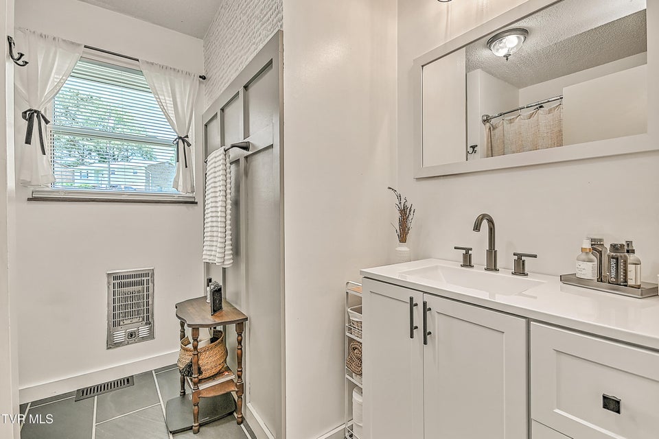 Photo #17: 941 Ragle Street
