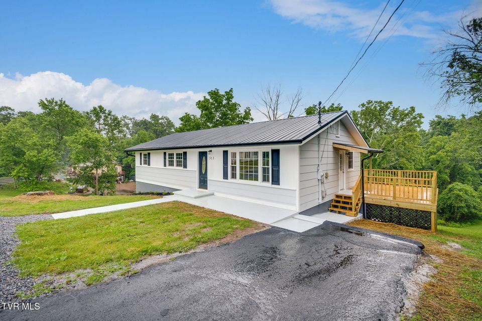 Photo #3: 313 Morelock Street