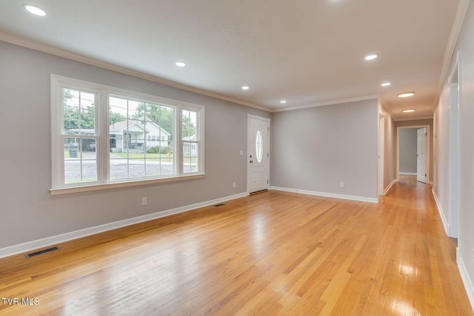 Photo #6: 313 Morelock Street