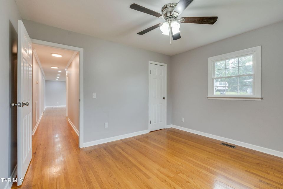 Photo #13: 313 Morelock Street