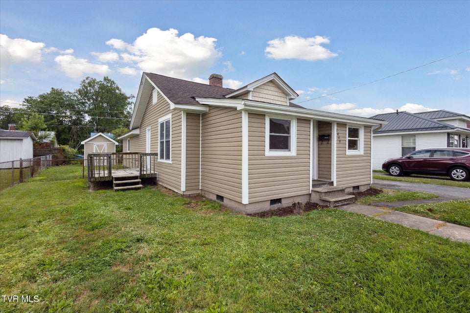 Photo #2: 1449 Sevier Avenue
