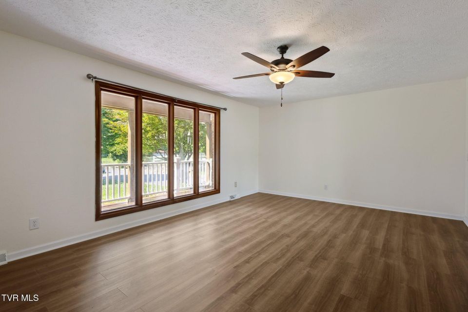 Photo #11: 18134 Cleveland Road