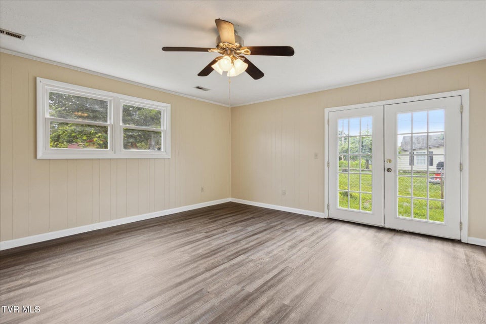 Photo #7: 1449 Sevier Avenue