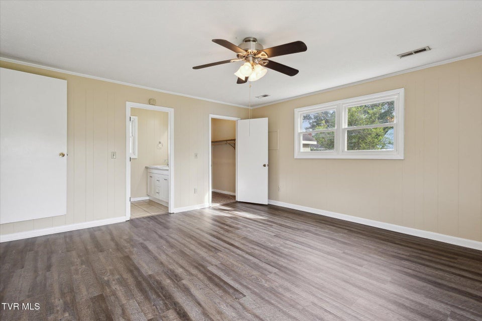 Photo #19: 1449 Sevier Avenue