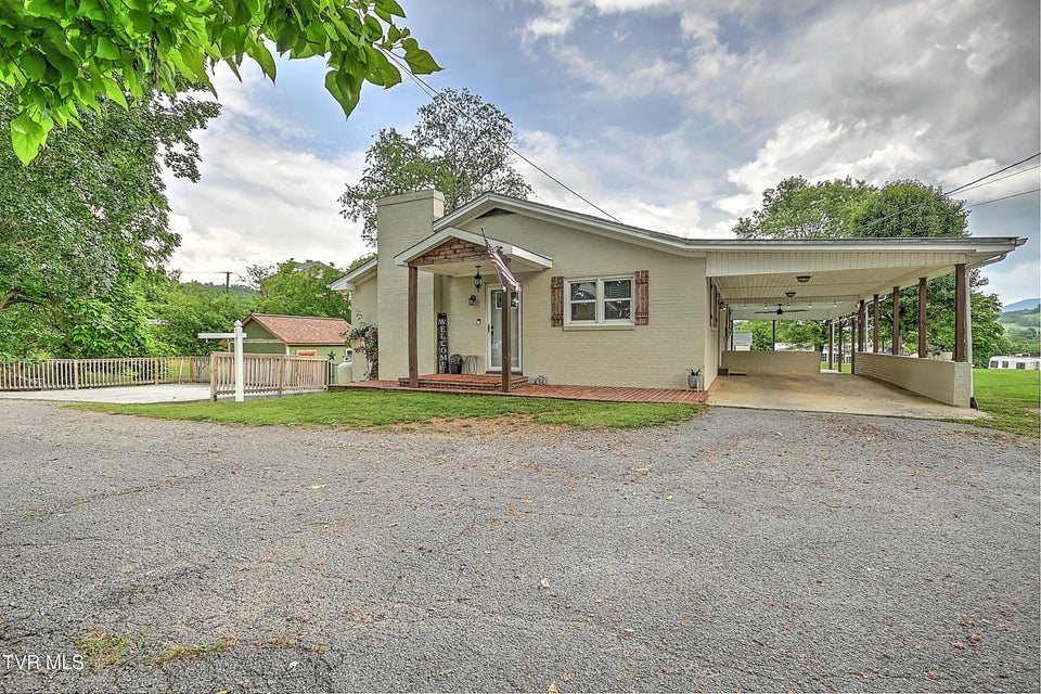 Photo #2: 53 Grove Avenue