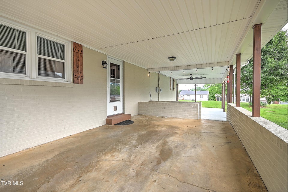 Photo #7: 53 Grove Avenue